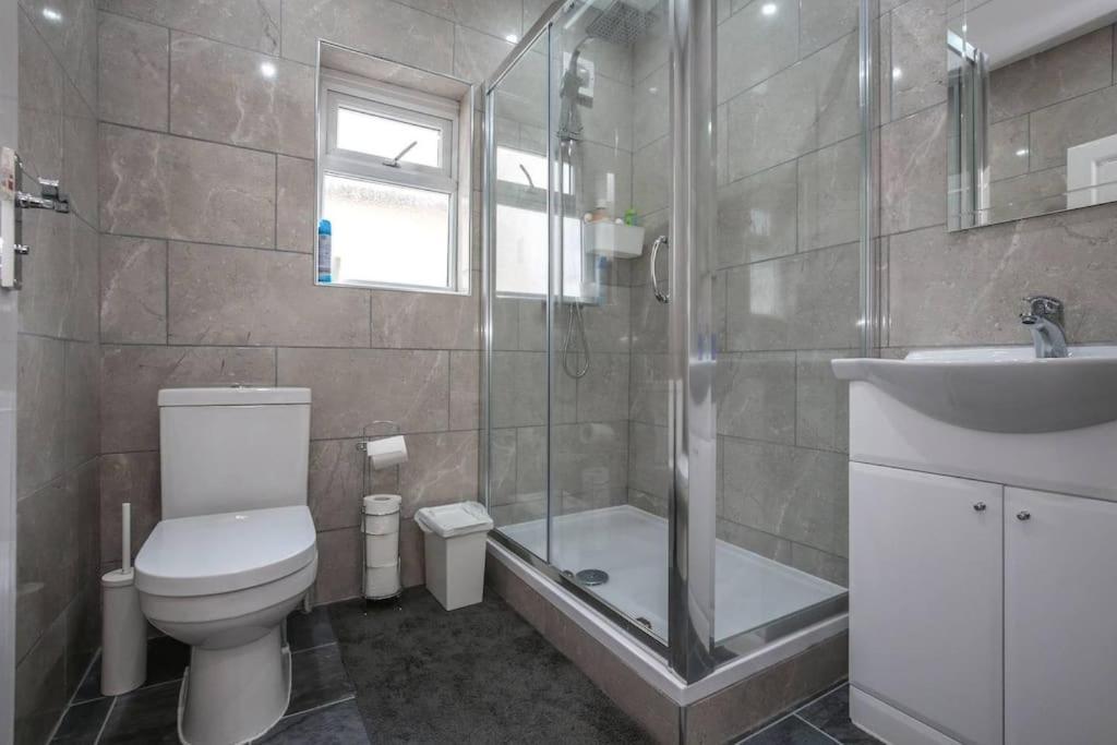 Large Modern Apartment With Garden Sleeps 10 Guests London Kültér fotó