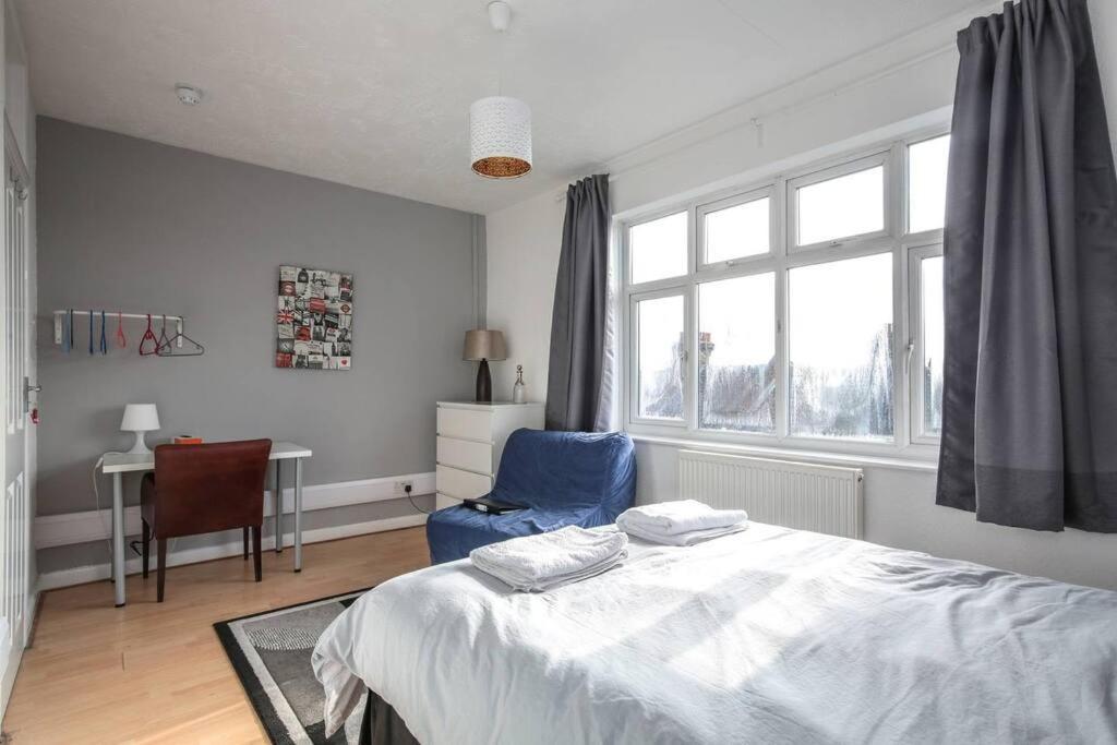Large Modern Apartment With Garden Sleeps 10 Guests London Kültér fotó