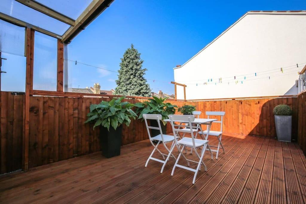 Large Modern Apartment With Garden Sleeps 10 Guests London Kültér fotó