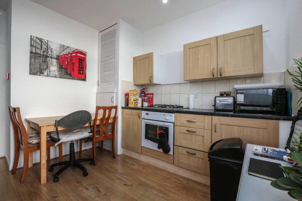 Large Modern Apartment With Garden Sleeps 10 Guests London Kültér fotó